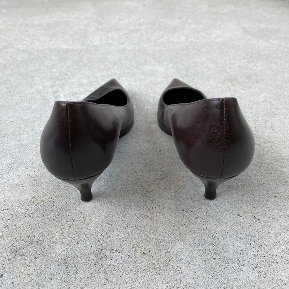 Fendi Dark Brown Leather Kitten Heel Pointed Toe Pumps - Size 35.5 - Picture 7 of 11